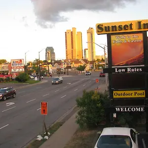 2* Inn Sunset